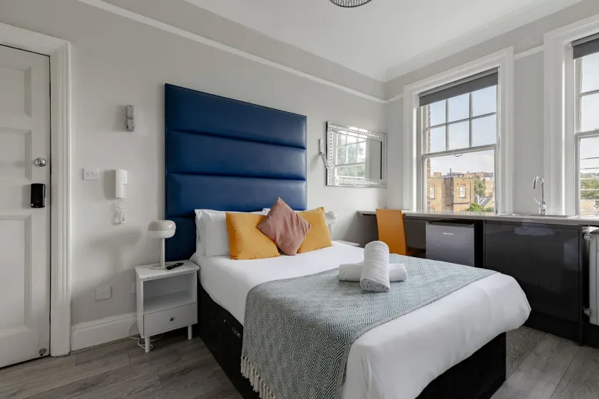 Apartments in the Heart of High Street Kensington - Image 1
