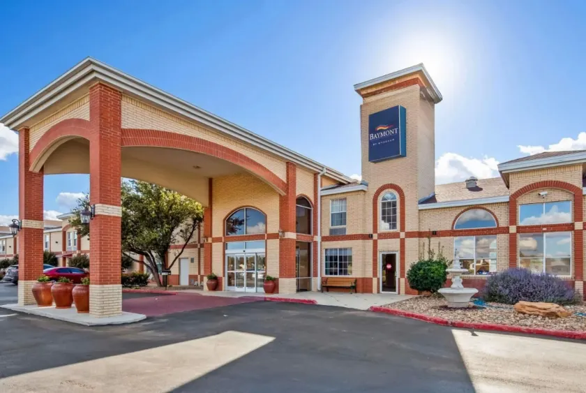 Baymont by Wyndham Lubbock - Image 1