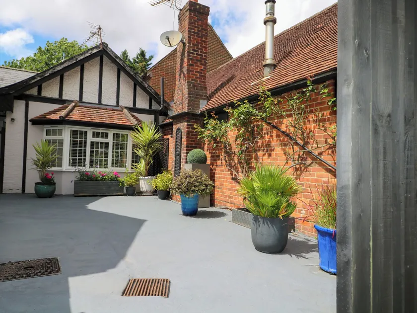 Woodend Annexe - Image 1
