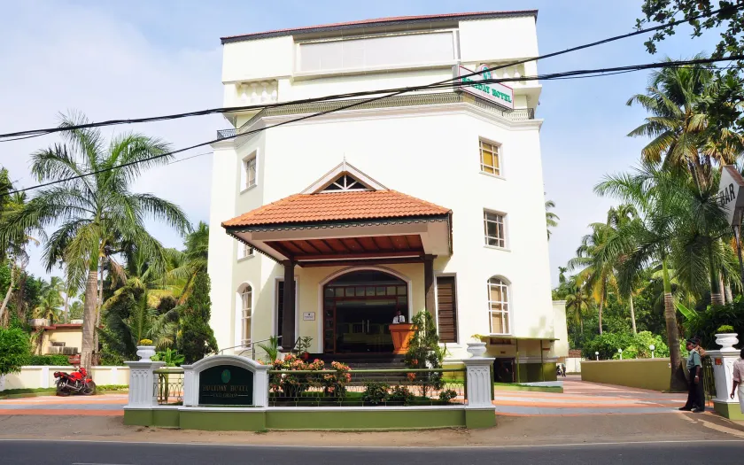 V K G Group Holiday Hotel - Image 1