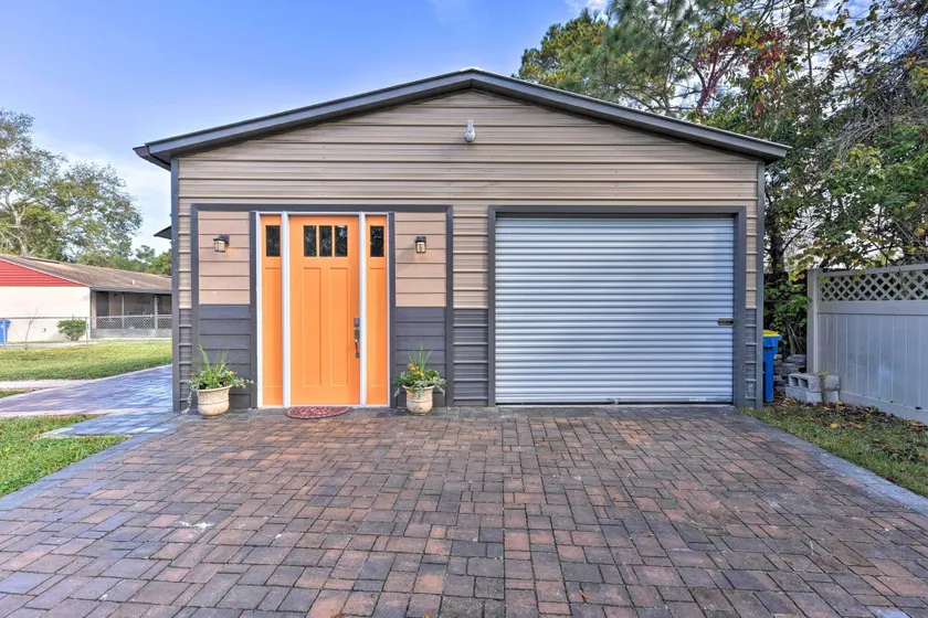 4 Mi to JAX! Quiet, Pet-Friendly Northside Studio - Image 1