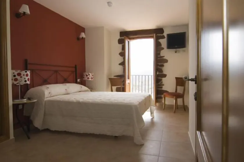 Hotel Rural L'Antic Portal - Image 1