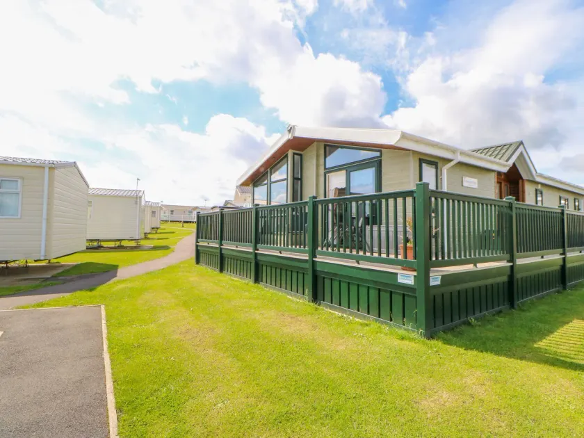 37 Horizon Park - Image 1