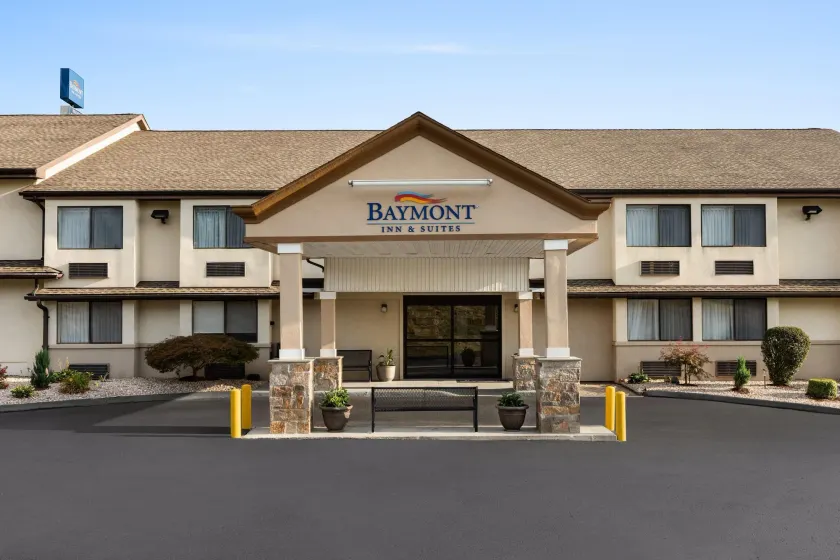 Baymont by Wyndham Branford/New Haven - Image 1