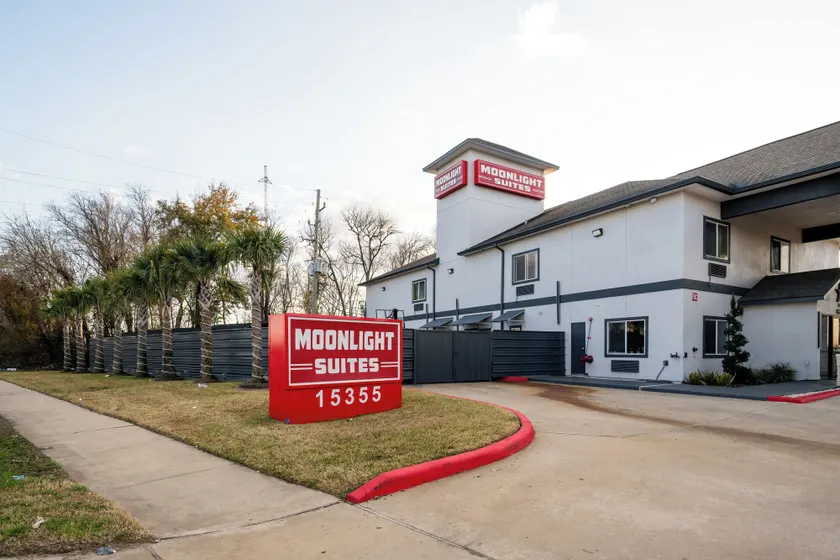 Moonlight Suites - Houston/George Bush Int'l Airport - Image 1