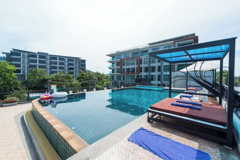 Golden Manora Hotel Bangtao Beach - Image 1