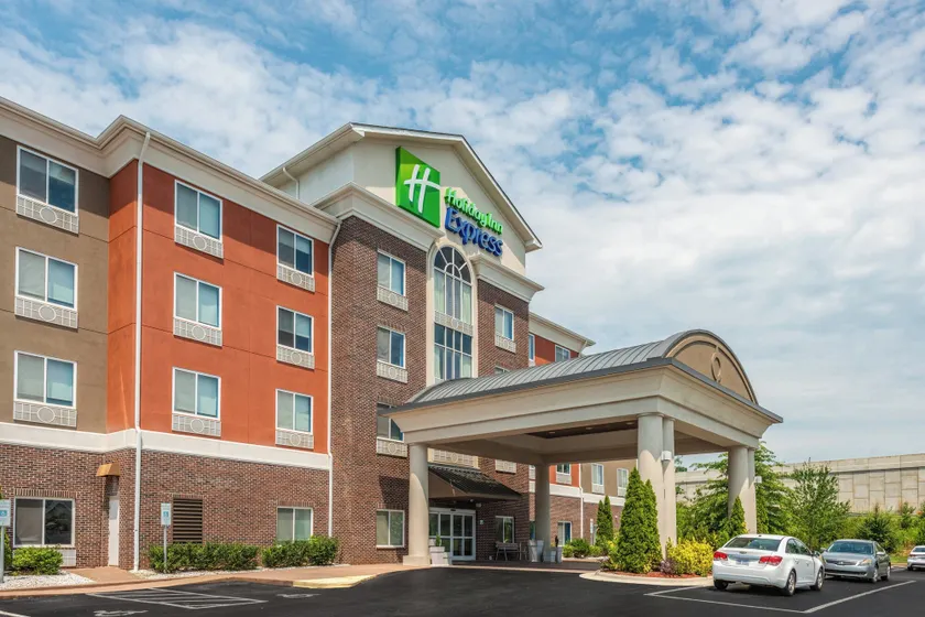 Holiday Inn Express Hotel and Suites Statesville by IHG - Image 1