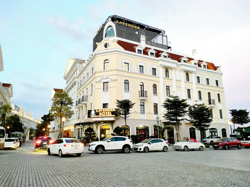 Halong Lavender Hotel - Image 1