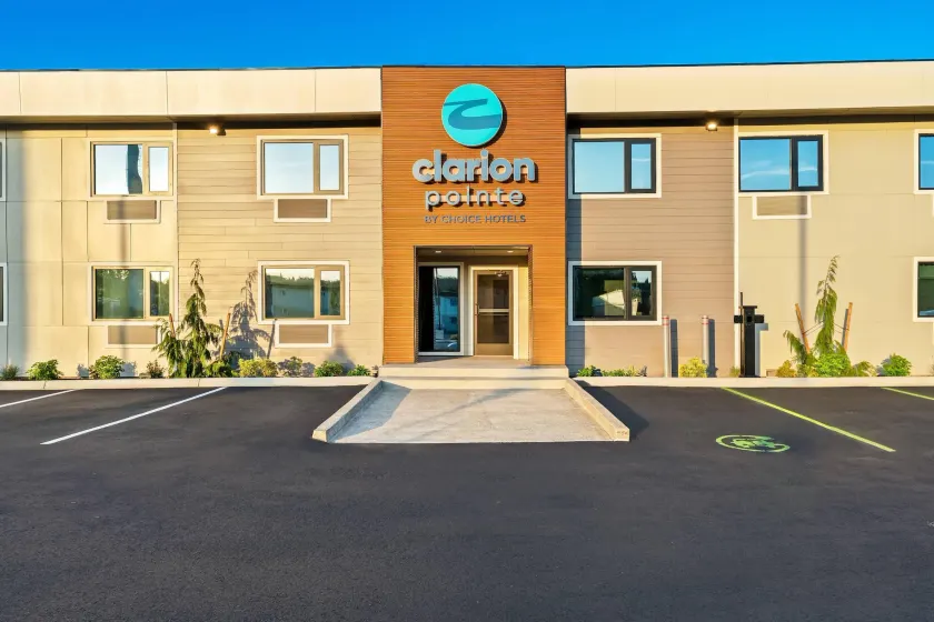 Clarion Pointe Kent - Seattle South - Image 1
