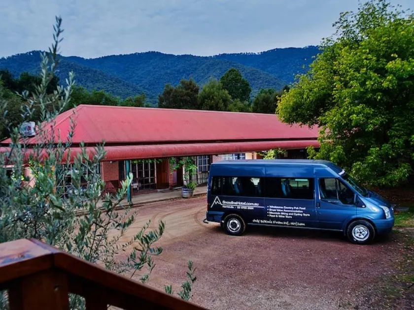 Snowline Motel - Image 1