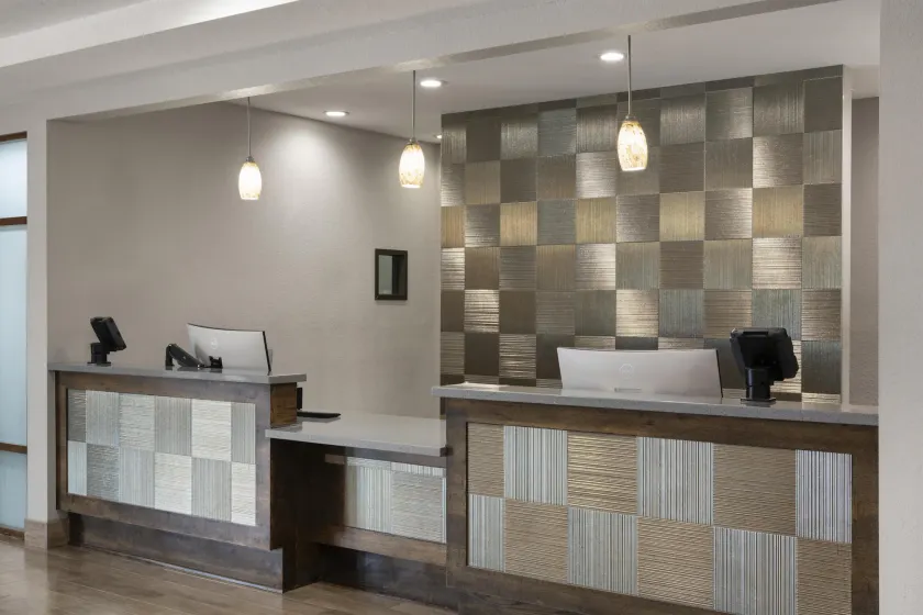 Best Western Plus College Station Inn & Suites - Hall