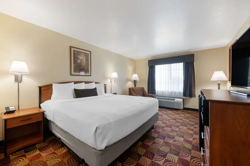 Best Western Laramie Inn & Suites - Image 1