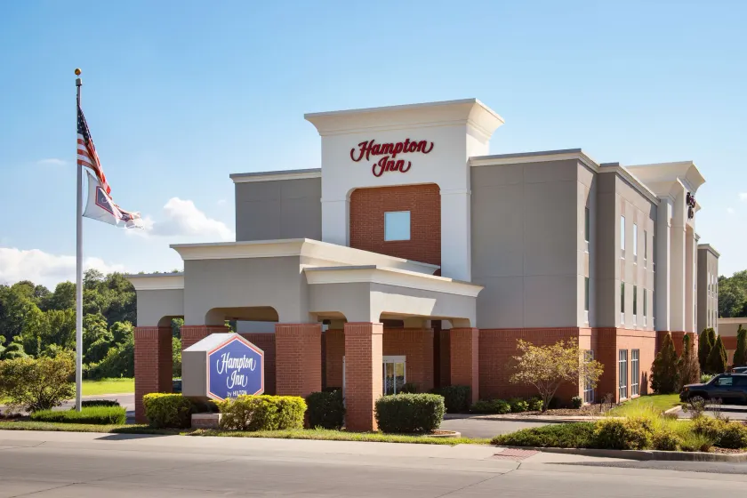 Hampton Inn St. Louis - Columbia - Image 1