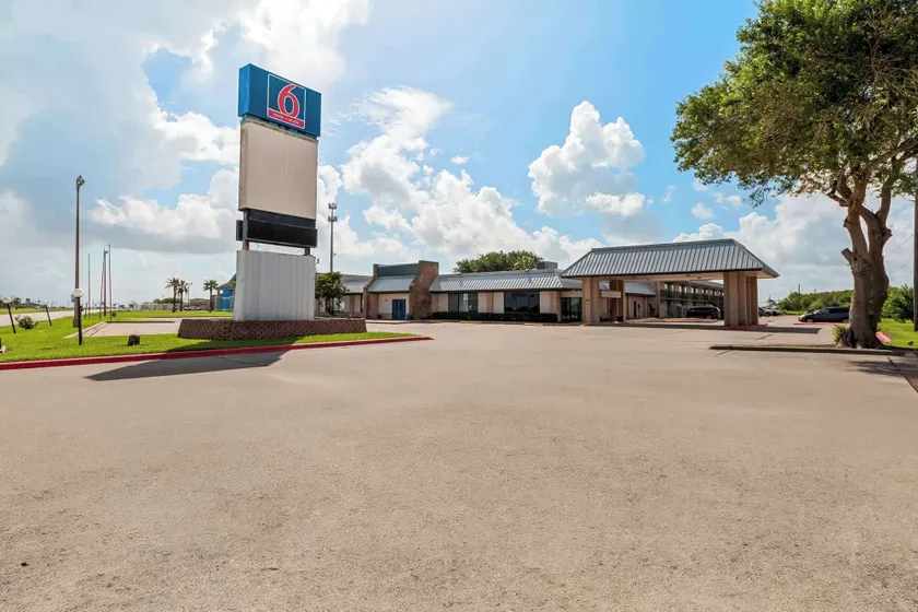 Motel 6 Port Lavaca, TX - Image 1