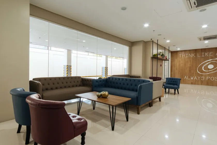 R'Holistay Vista Heights Legarda near CEU San Beda - Lobby