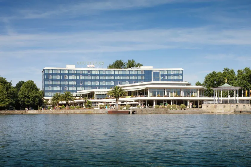 Courtyard by Marriott Hannover Maschsee - Image 1