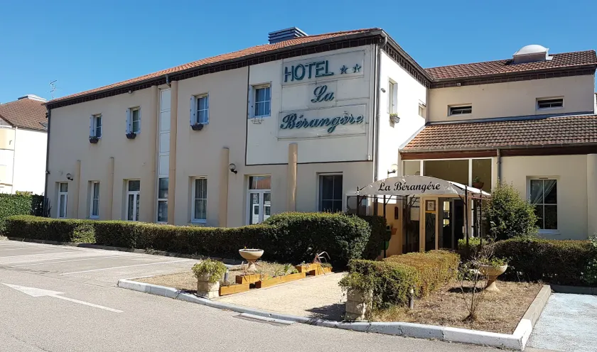 Hôtel La Bérangère - Image 1