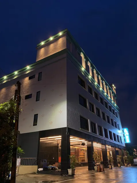 Weifeng Boutique Business Hotel - Zhanqian Branch - Image 1