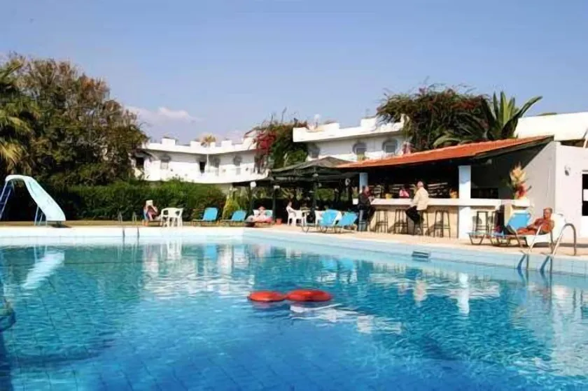 Gorgona Hotel - Image 1