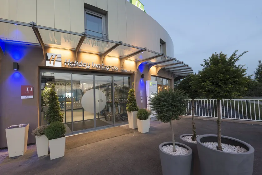 Holiday Inn Express Paris - Velizy by IHG - Image 1