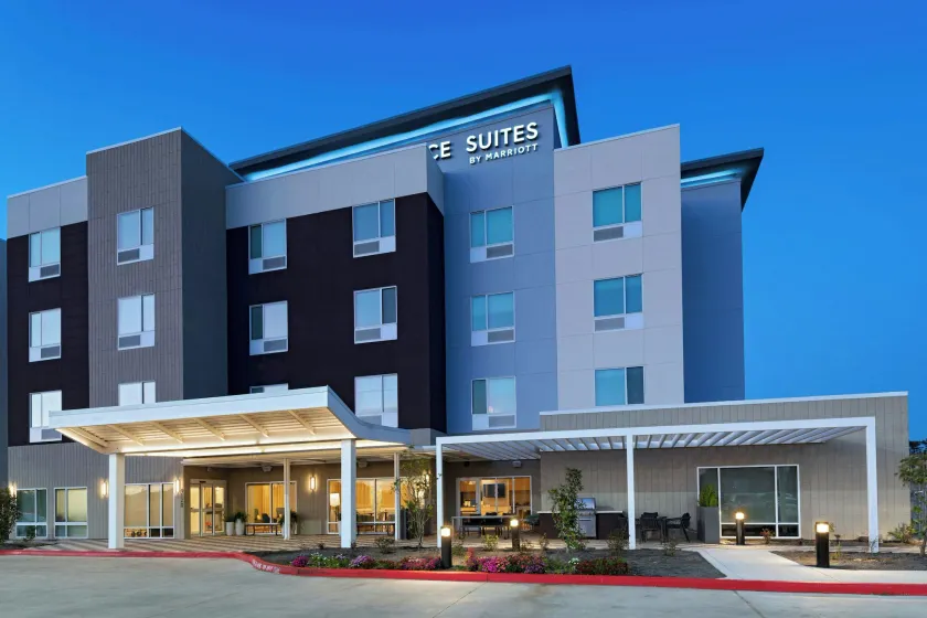 TownePlace Suites by Marriott Houston Tomball - Image 1