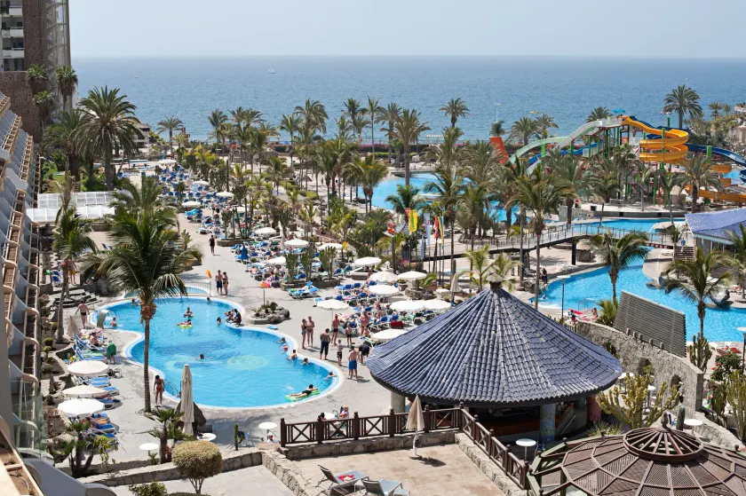 Hotel LIVVO Lago Taurito & Aquapark - Image 1