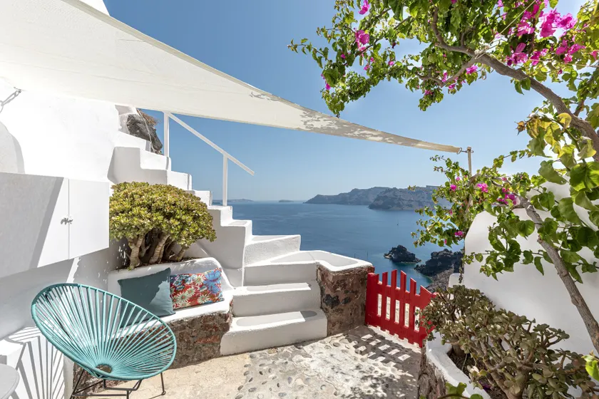 White Cave by Caldera Houses - Image 1