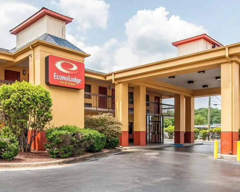 Econo Lodge Inn & Suites Tuscaloosa I-20 - Image 1