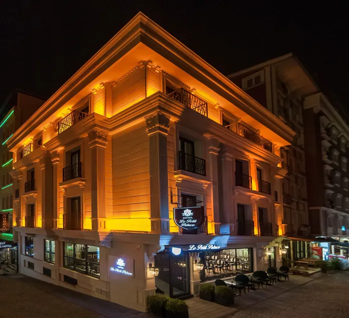 Le Petit Palace Hotel - Special Category - Image 1