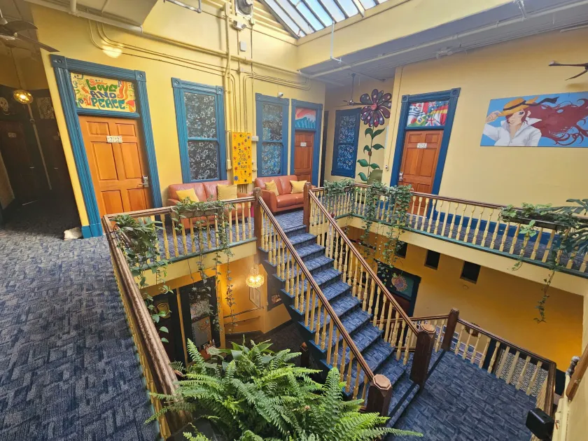 Gaslamp Hostel - Image 1
