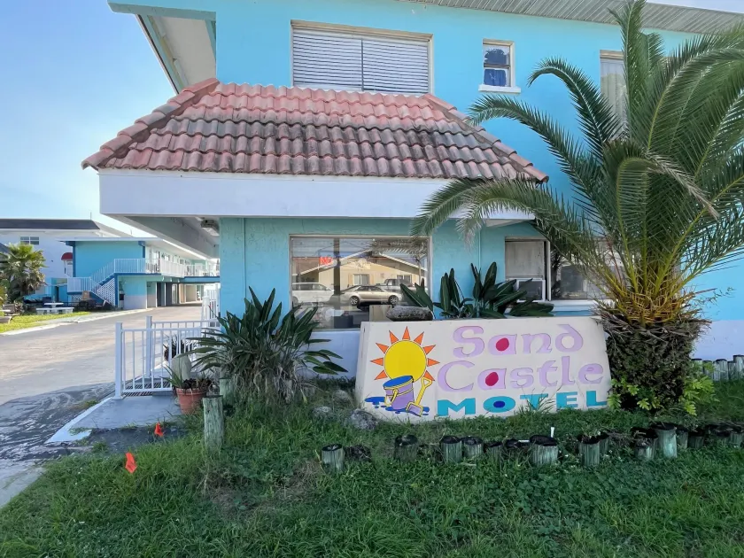 Sand Castle Motel - Image 1