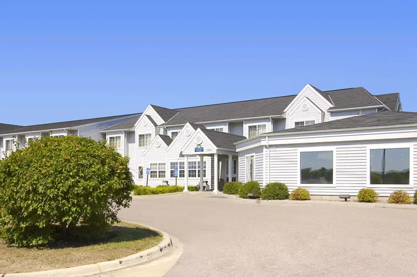 Days Inn by Wyndham Faribault - Image 1