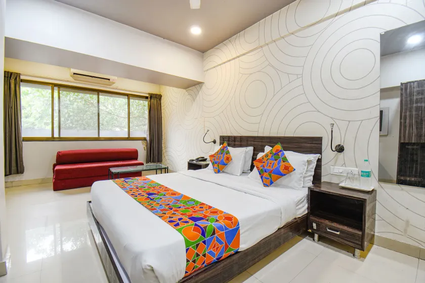 Super Collection O Rajdhani Hotel - Image 1