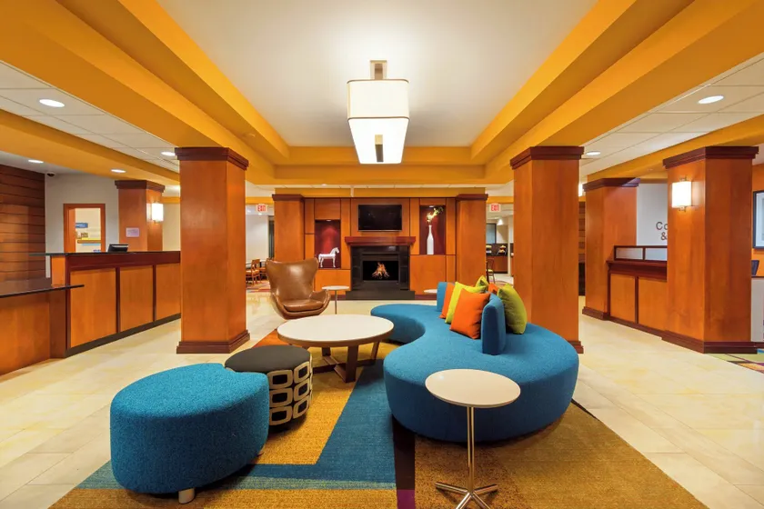 Fairfield Inn & Suites Louisville Downtown - Image 1