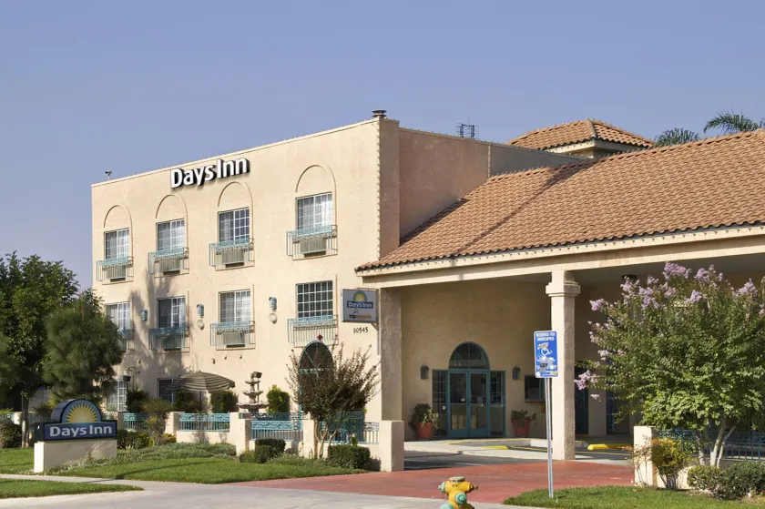 Days Inn by Wyndham Riverside Tyler Mall - Image 1