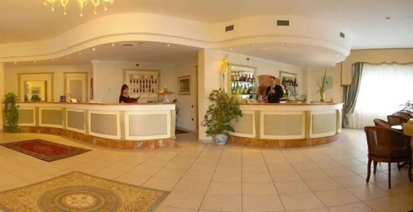 Hotel La Rosa Dei Venti - Image 1