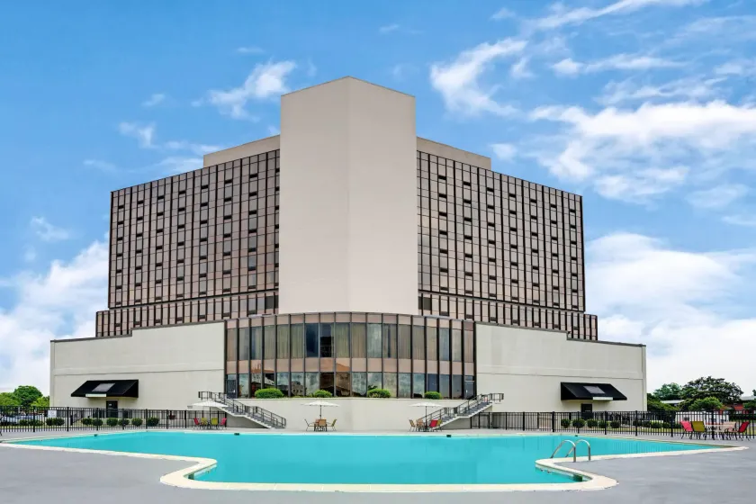 Wyndham Garden Norfolk Downtown - Image 1
