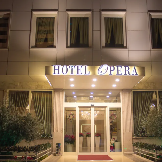 Hotel Opera - Image 1