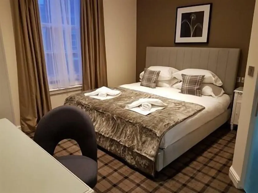 The Lion Hotel - Image 1