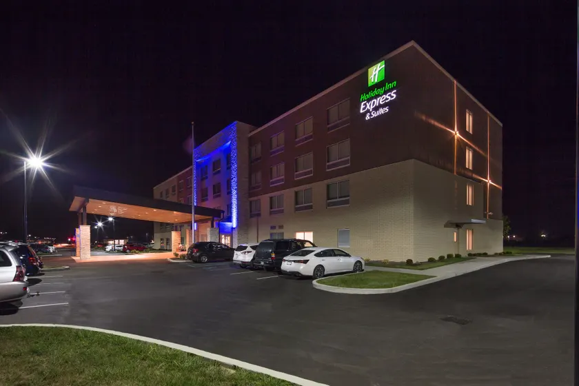 Holiday Inn Express & Suites - Indianapolis NW - Zionsville by IHG - Image 1