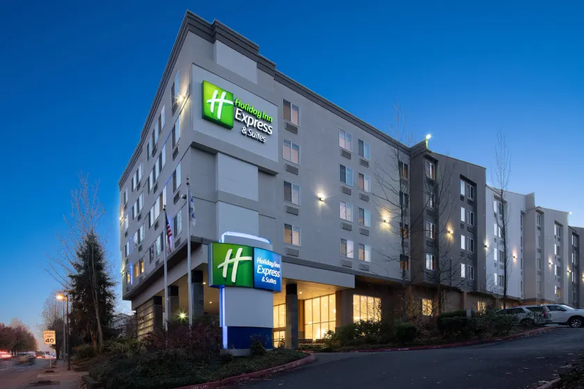Holiday Inn Express & Suites Seattle-Sea-Tac Airport by IHG - Image 1