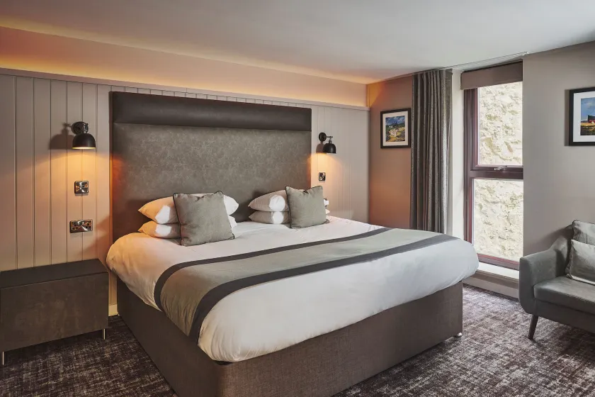 The Ranald Hotel - Image 1
