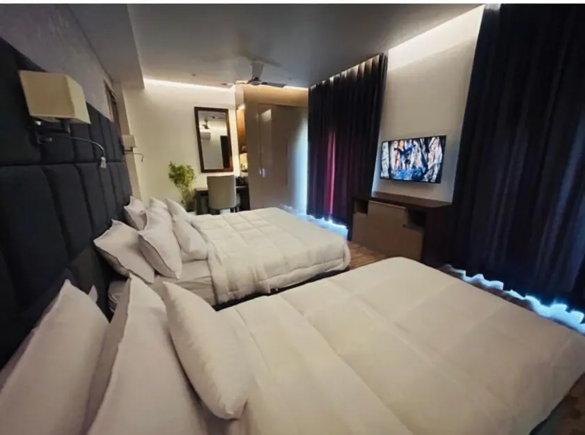 Eminence The Corbett - Room