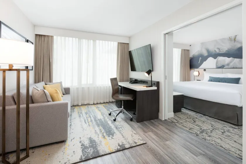 Delta Hotels by Marriott Vancouver Downtown Suites - Image 1