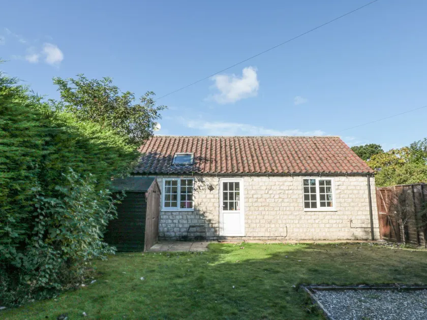 Midsummer Cottage - Image 1