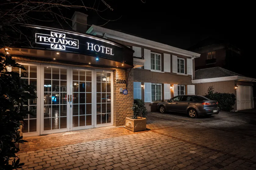 Teclados Hotel - Image 1