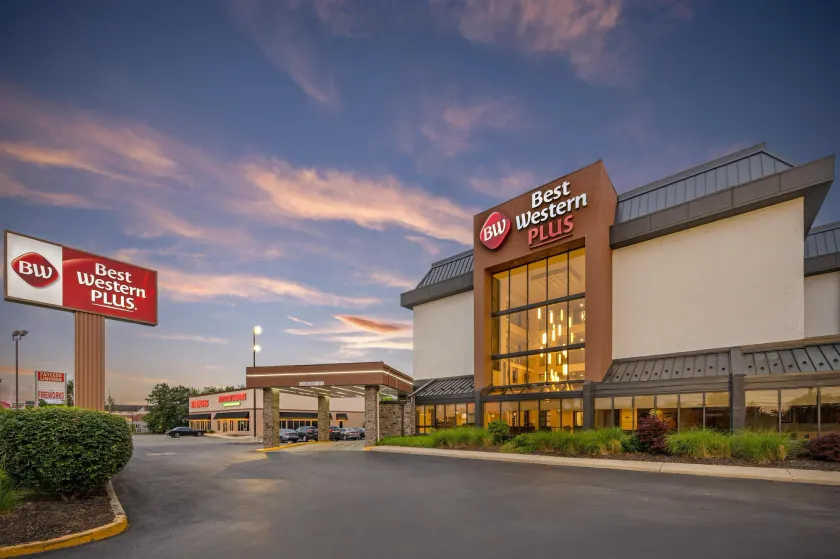 Best Western Plus Indianapolis - Image 1