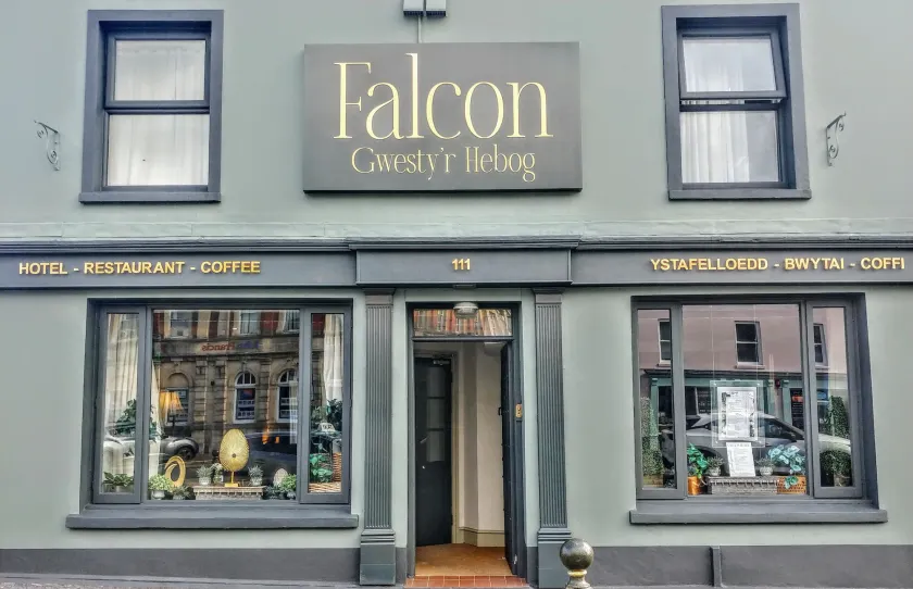 Falcon Hotel - Image 1