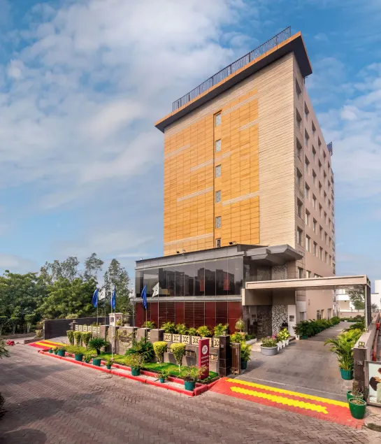 The Golden Palms Hotel & Spa Delhi - Image 1