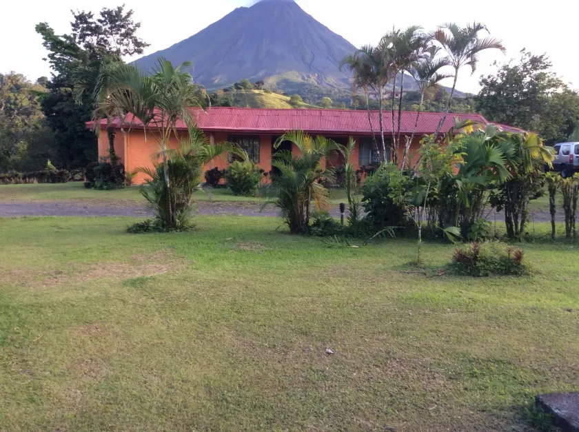 Cabinas Los Guayabos - Image 1